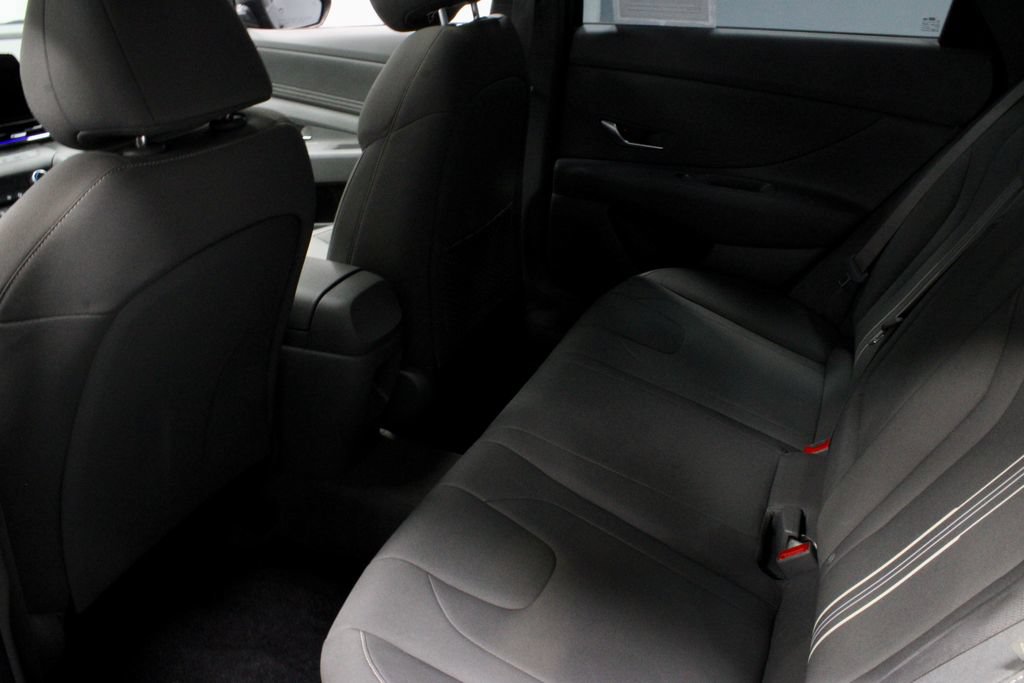 Used 2024 Hyundai Elantra SEL w/ Convenience Package FWD image 23