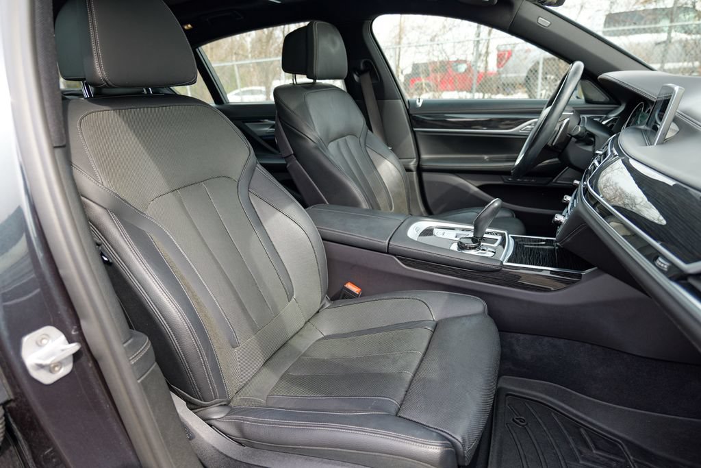 Used 2019 BMW 740i xDrive w/ Executive Package AWD/4WD image 37