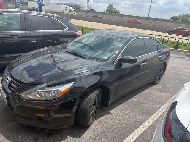 Used 2018 Nissan Altima 2.5 SR w/ SR Midnight Edition FWD image 4