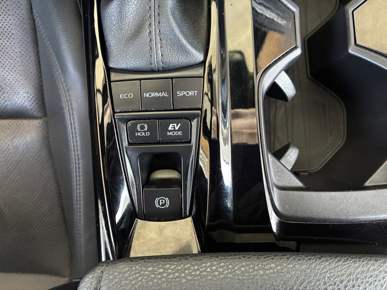 Used 2025 Toyota Camry XSE w/ Premium Plus Package image 28