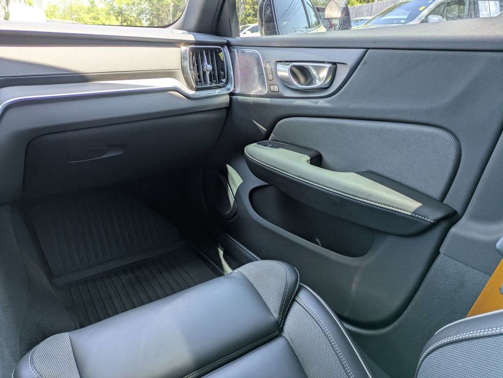Used 2024 Volvo V60 T8 Polestar image 21