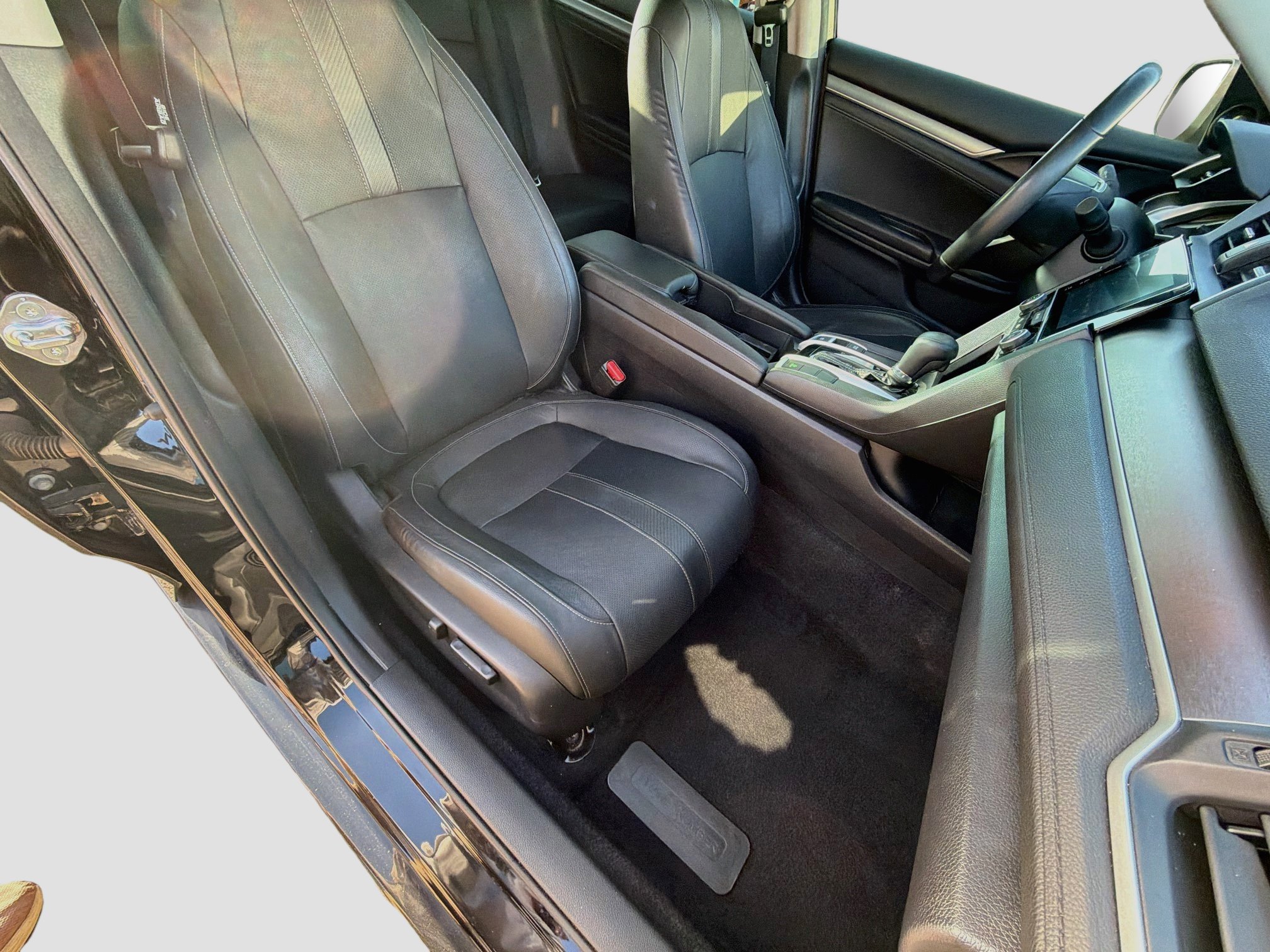 Used 2018 Honda Civic Touring image 14