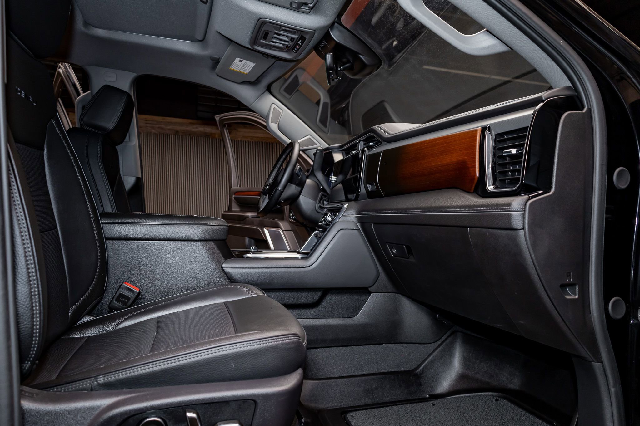 Used 2025 GMC Sierra 3500 Denali w/ Denali Reserve Package image 18