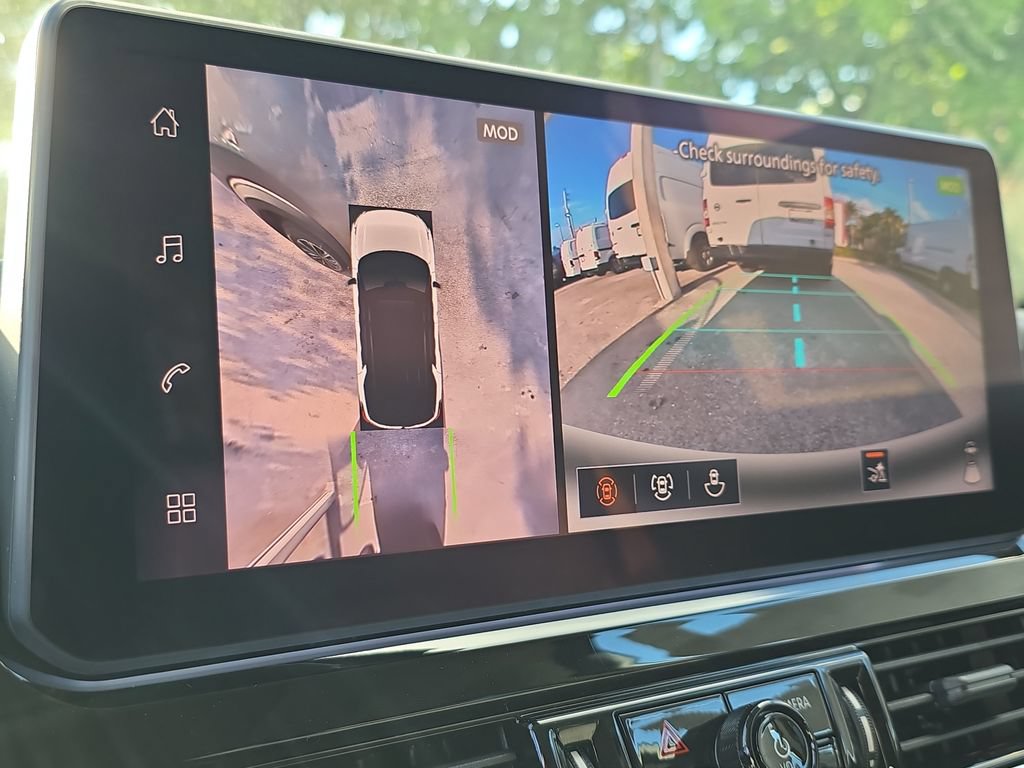 New 2026 Nissan Pathfinder Platinum AWD/4WD image 32