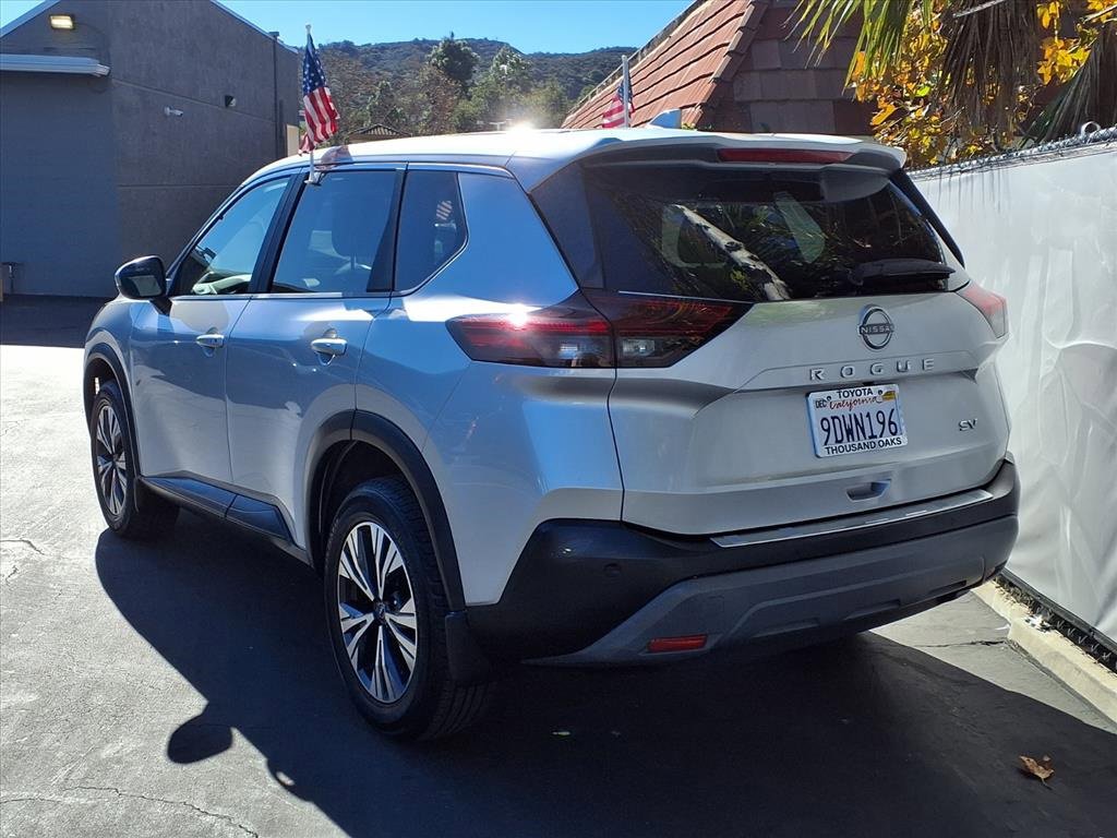 Used 2023 Nissan Rogue SV image 5
