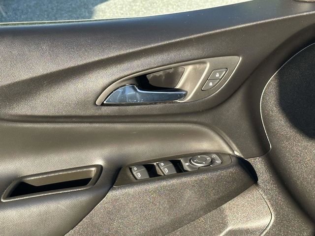 Used 2023 Chevrolet Equinox LT image 16