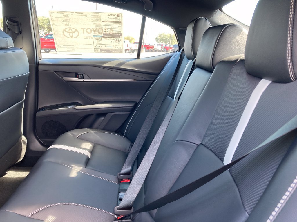 New 2026 Toyota Camry SE w/ Convenience Package FWD image 3