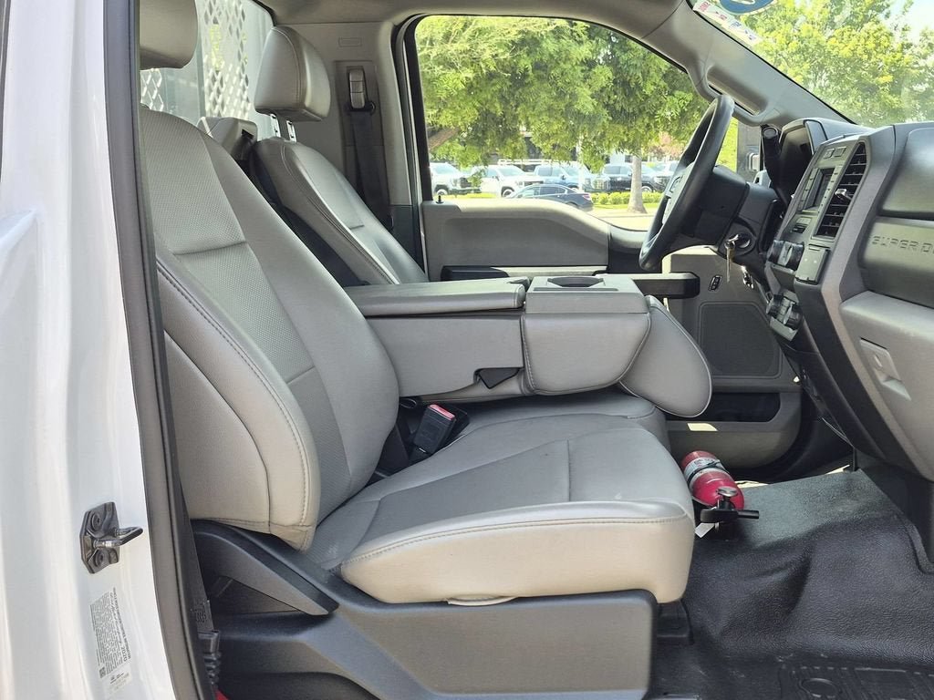 Used 2020 Ford F550 2WD Regular Cab Super Duty image 26
