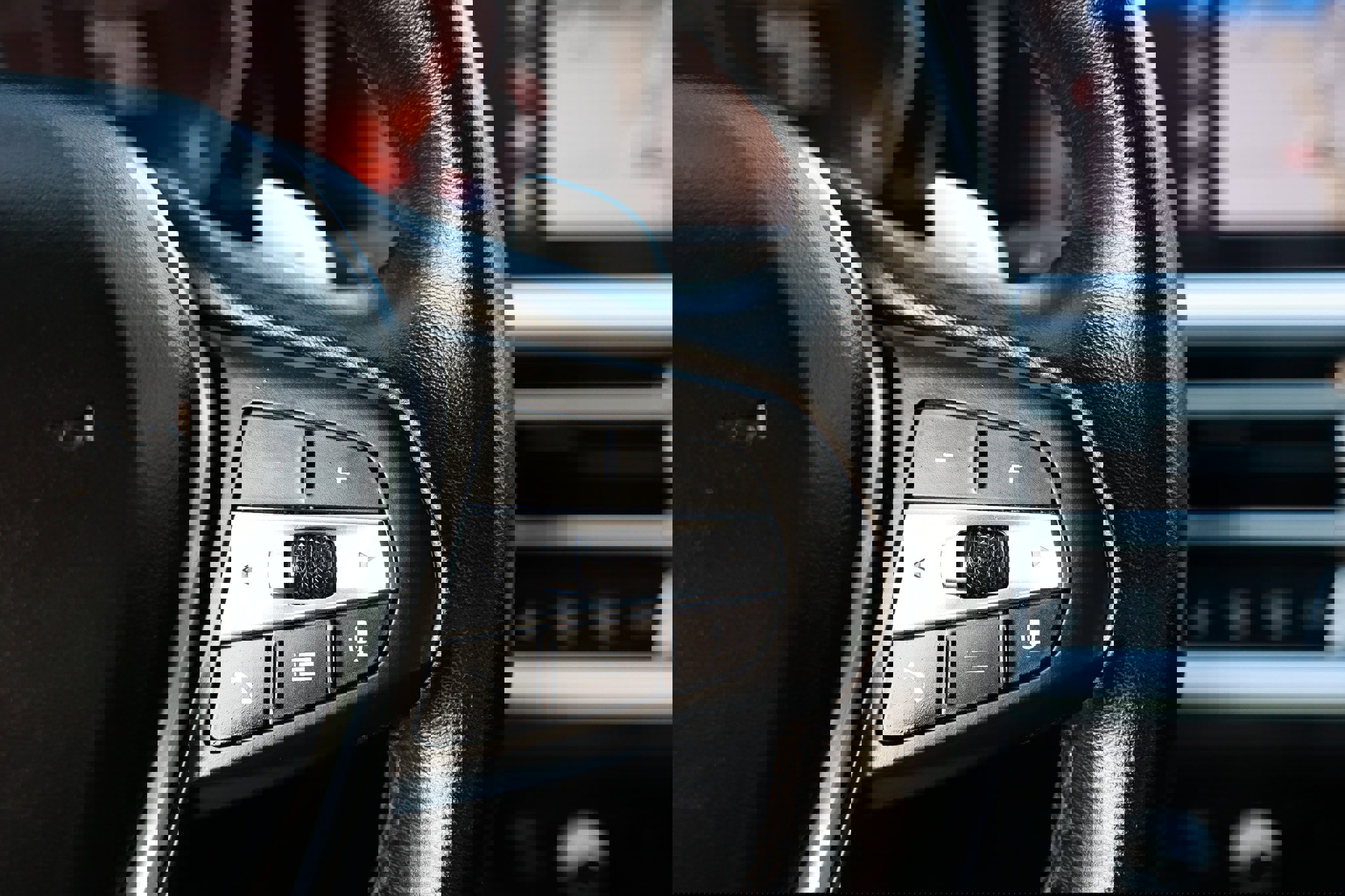 Used 2021 BMW 330i Sedan w/ Premium Package image 32