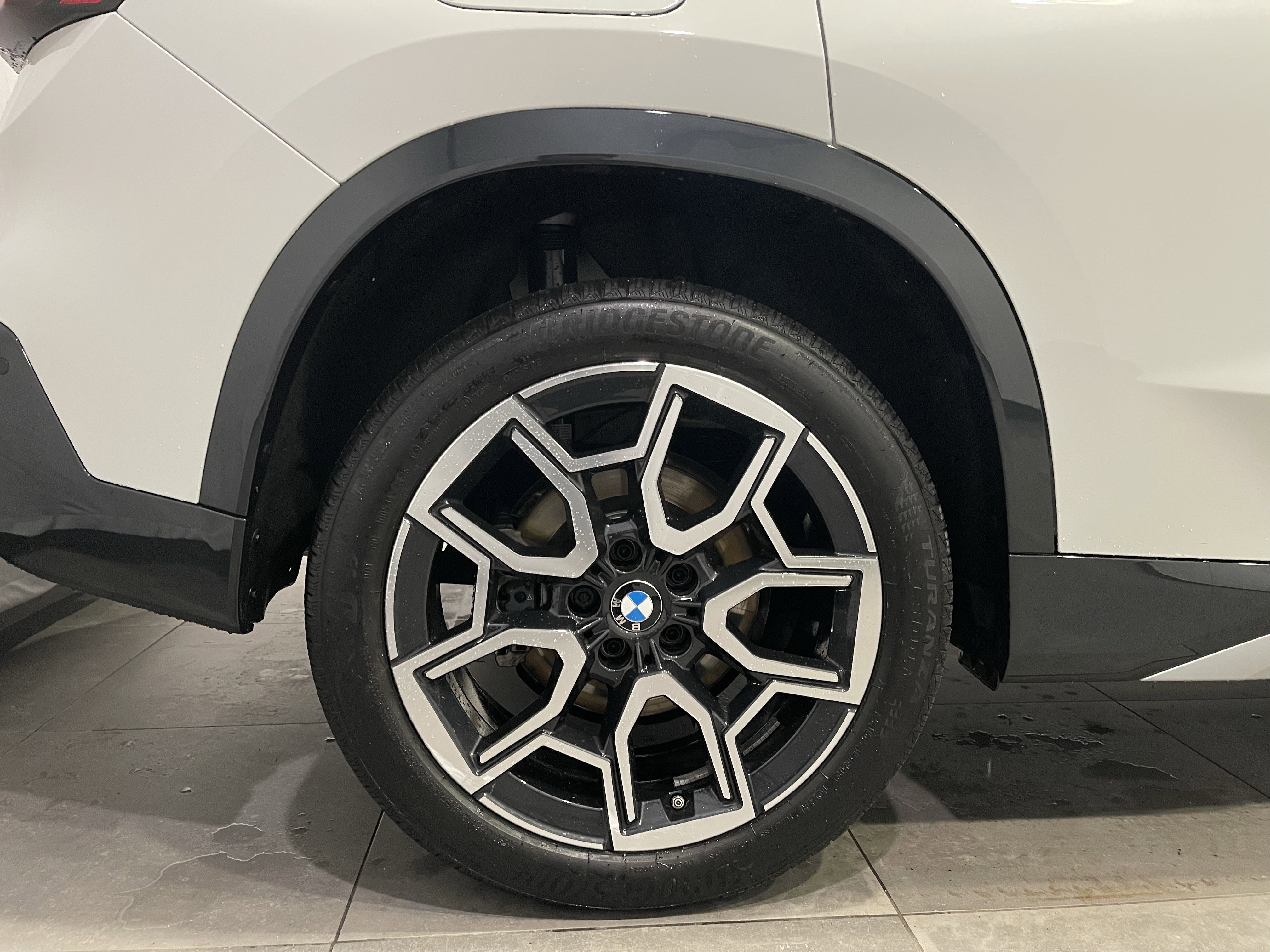 Used 2025 BMW X1 xDrive28i w/ Convenience Package image 9