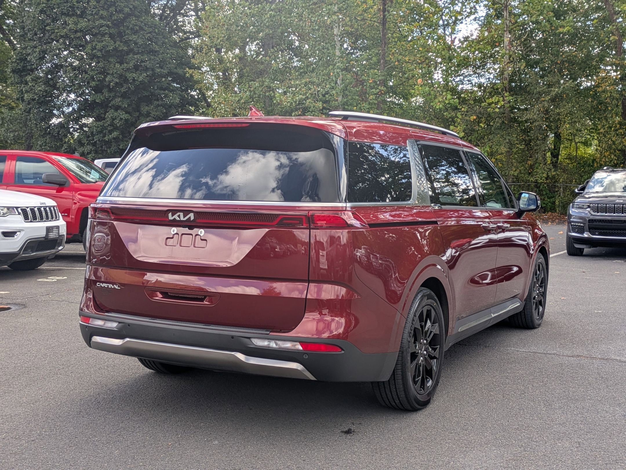 Certified 2023 Kia Carnival SX Prestige image 4