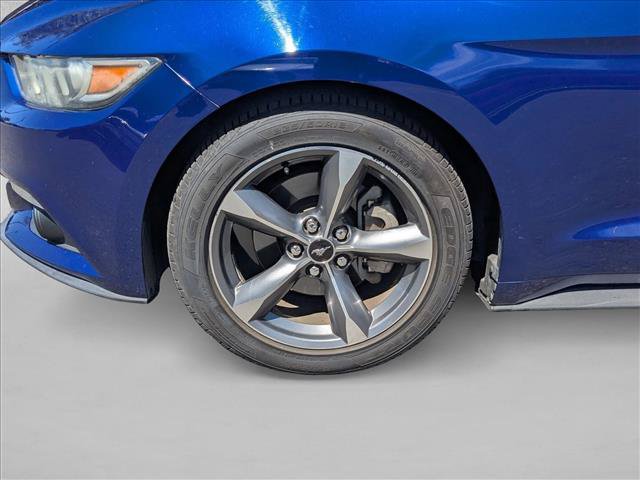 Used 2016 Ford Mustang Convertible w/ Equipment Group 051A RWD image 21
