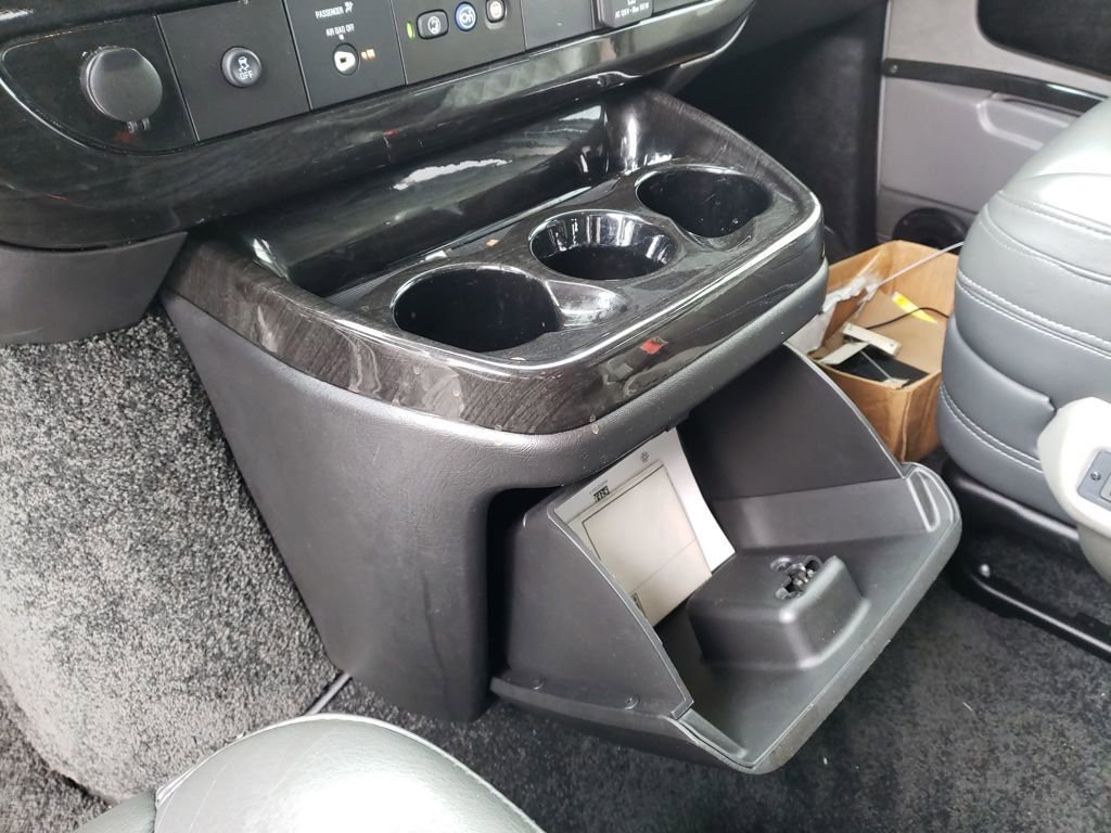 Used 2023 Chevrolet Express 2500 Extended image 24