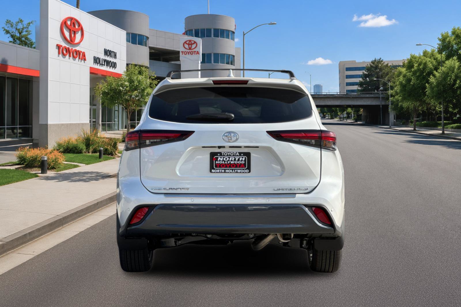 New 2026 Toyota Highlander Limited AWD/4WD image 4