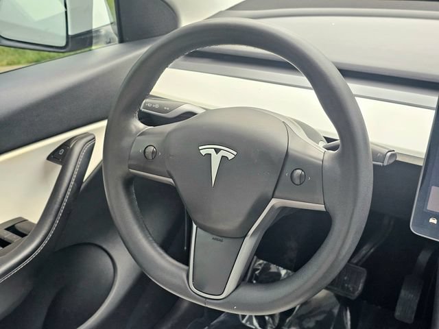 Used 2021 Tesla Model Y Long Range AWD/4WD image 32