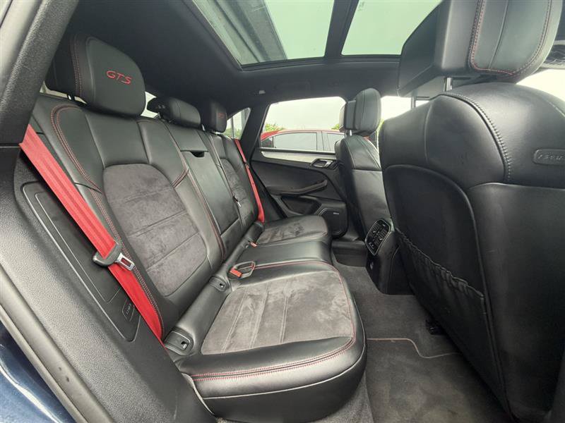 Used 2018 Porsche Macan GTS AWD/4WD image 32