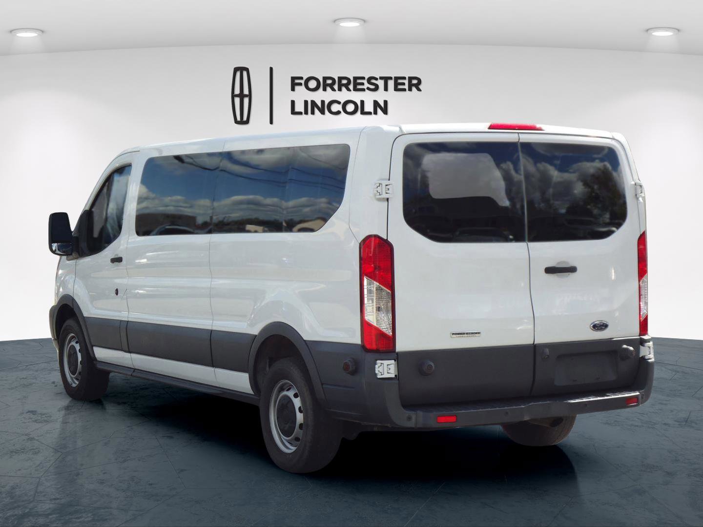 Used 2017 Ford Transit 350 XL image 5