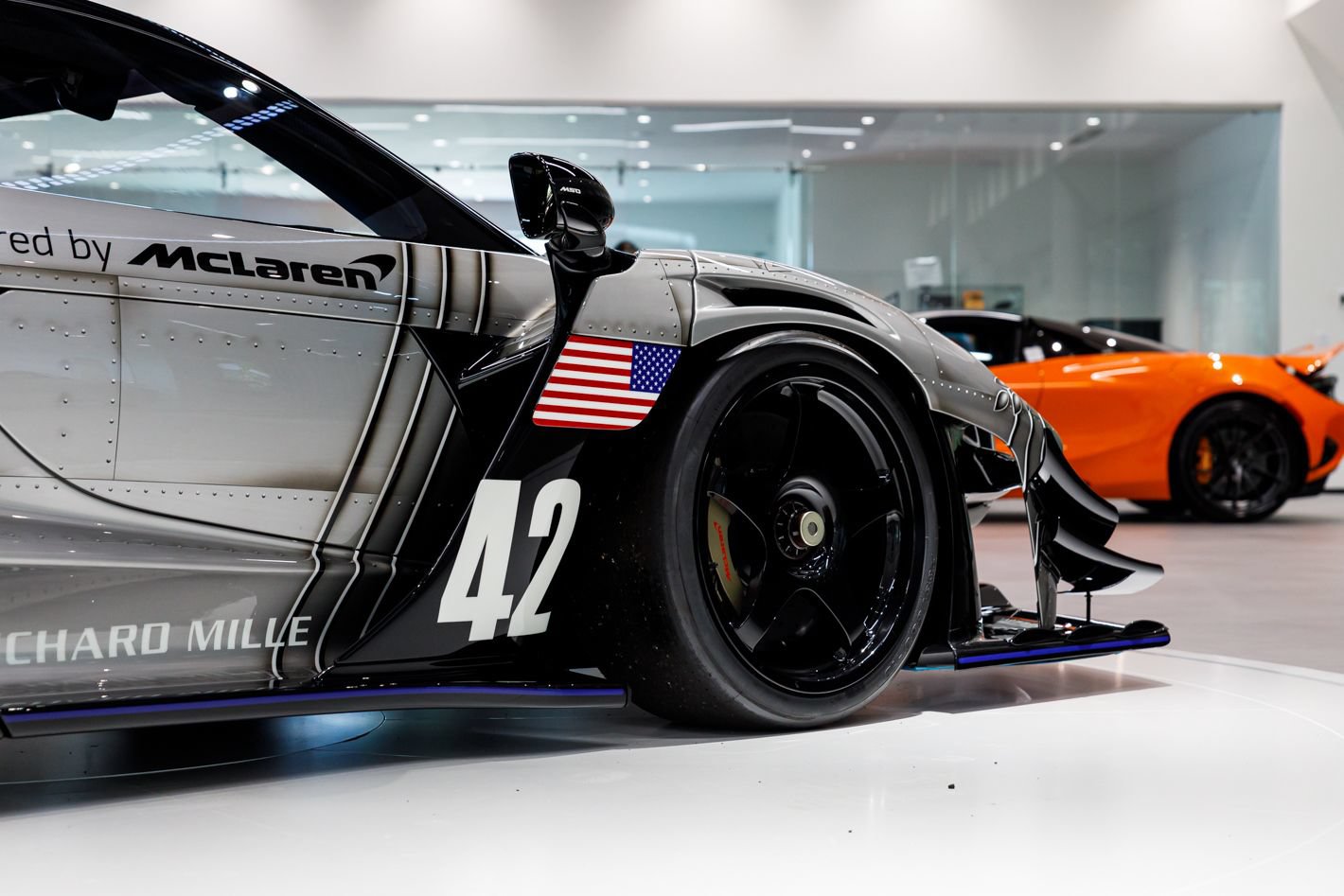 Used 2020 McLaren Senna RWD image 30