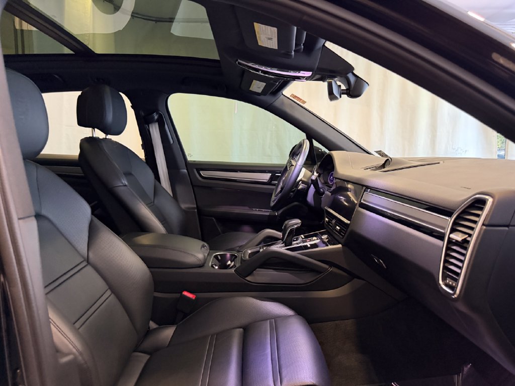 Certified 2023 Porsche Cayenne Platinum Edition AWD/4WD image 16
