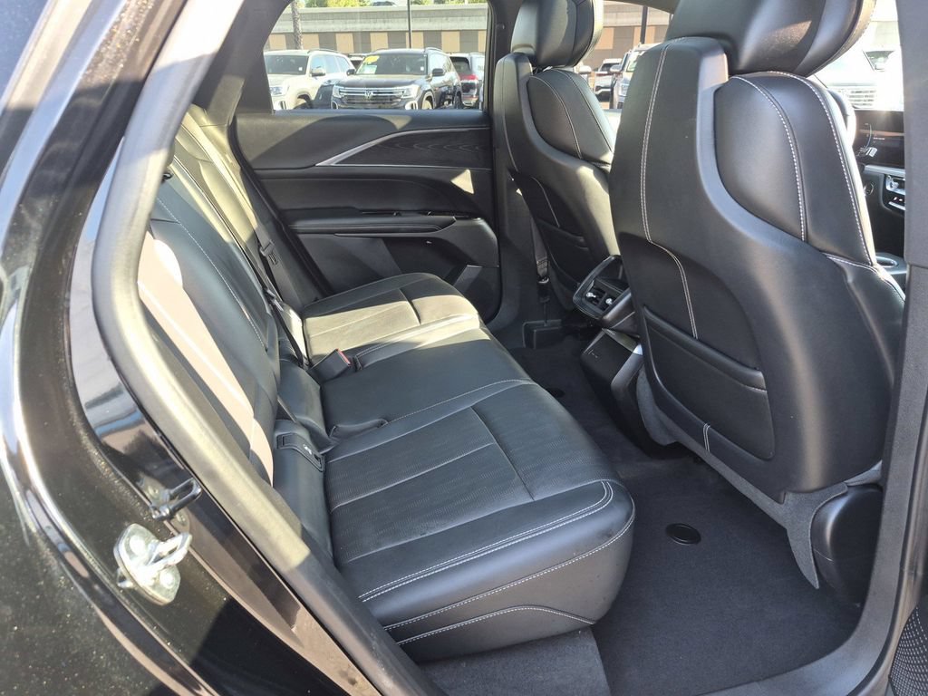 Used 2024 Cadillac Lyriq Sport RWD image 28