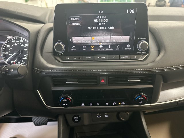 Used 2026 Nissan Rogue SV AWD/4WD image 17