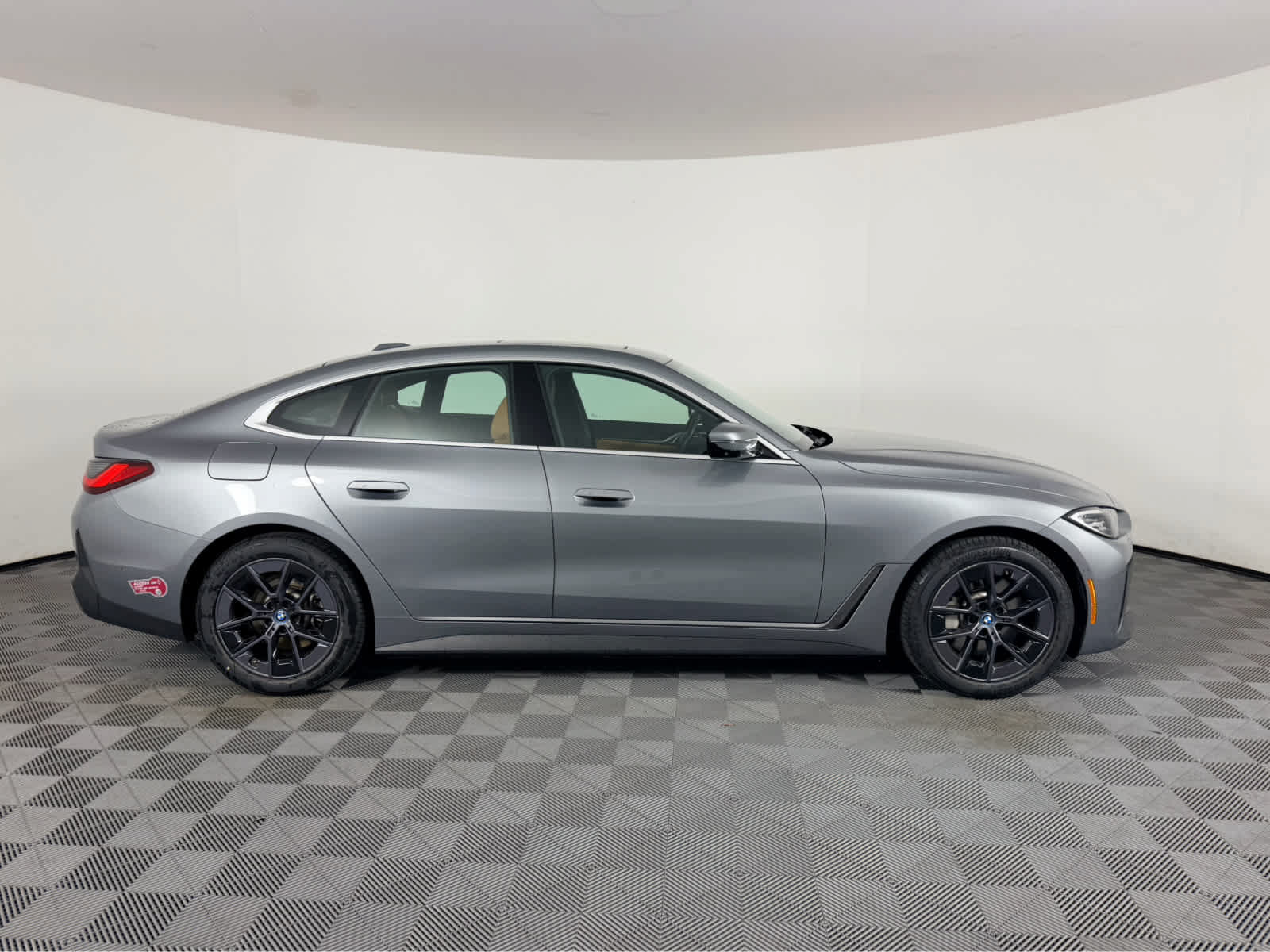 Used 2023 BMW i4 eDrive35 RWD image 2