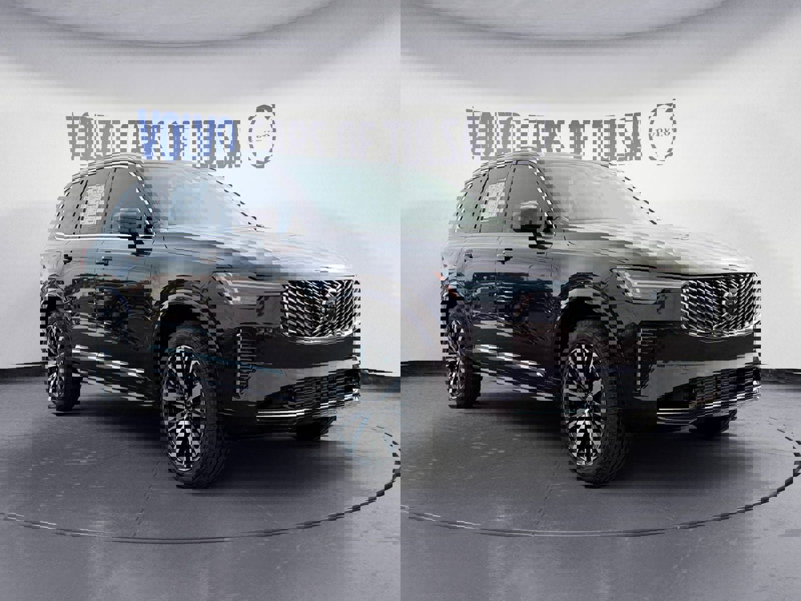 New 2025 Volvo XC90 T8 Core image 7