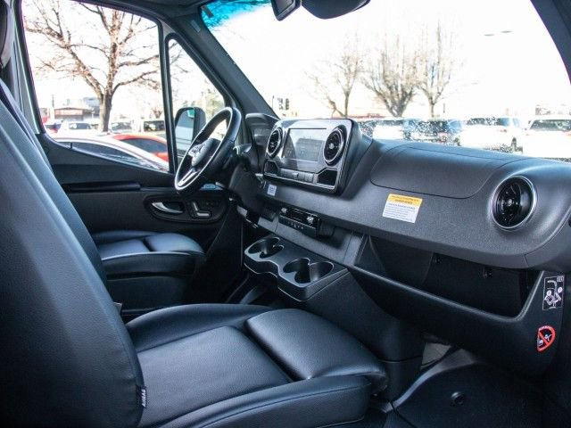 Used 2022 Mercedes-Benz Sprinter 3500 image 18