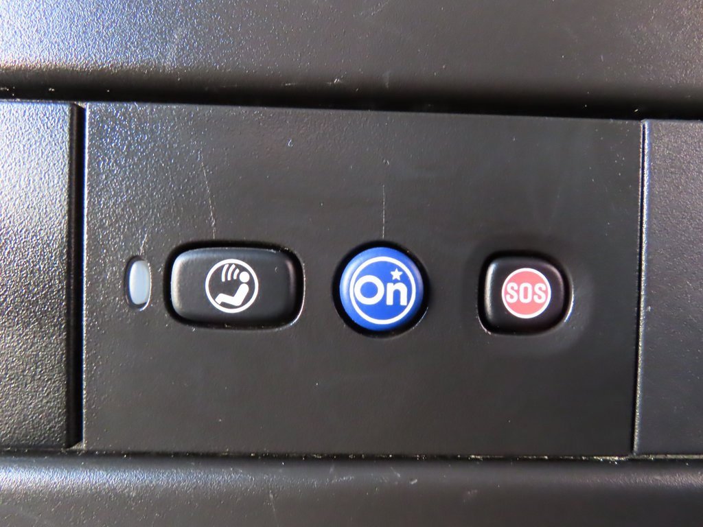 Used 2024 Chevrolet Express 2500 w/ Driver Convenience Package image 7