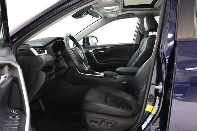 Used 2022 Toyota RAV4 XLE Premium AWD/4WD image 17