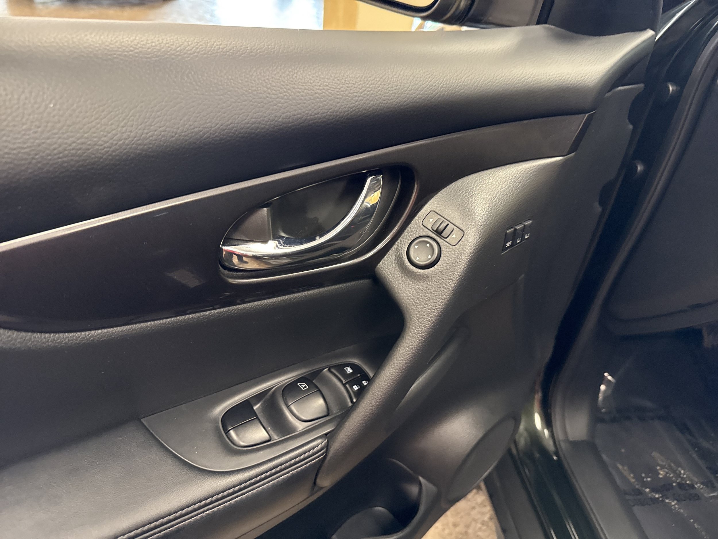 Used 2019 Nissan Rogue SV w/ Premium Package AWD/4WD image 45