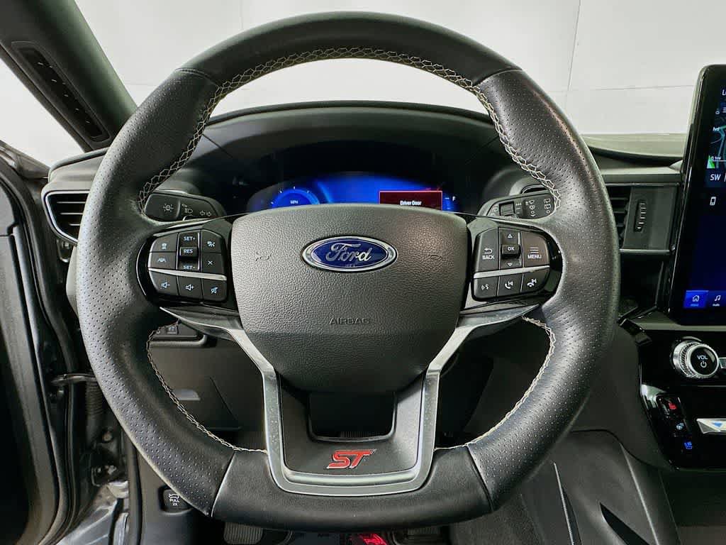 Used 2022 Ford Explorer ST w/ Equipment Group 401A AWD/4WD image 15