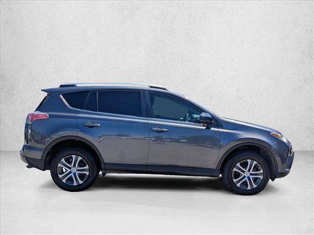 Used 2017 Toyota RAV4 LE FWD image 4