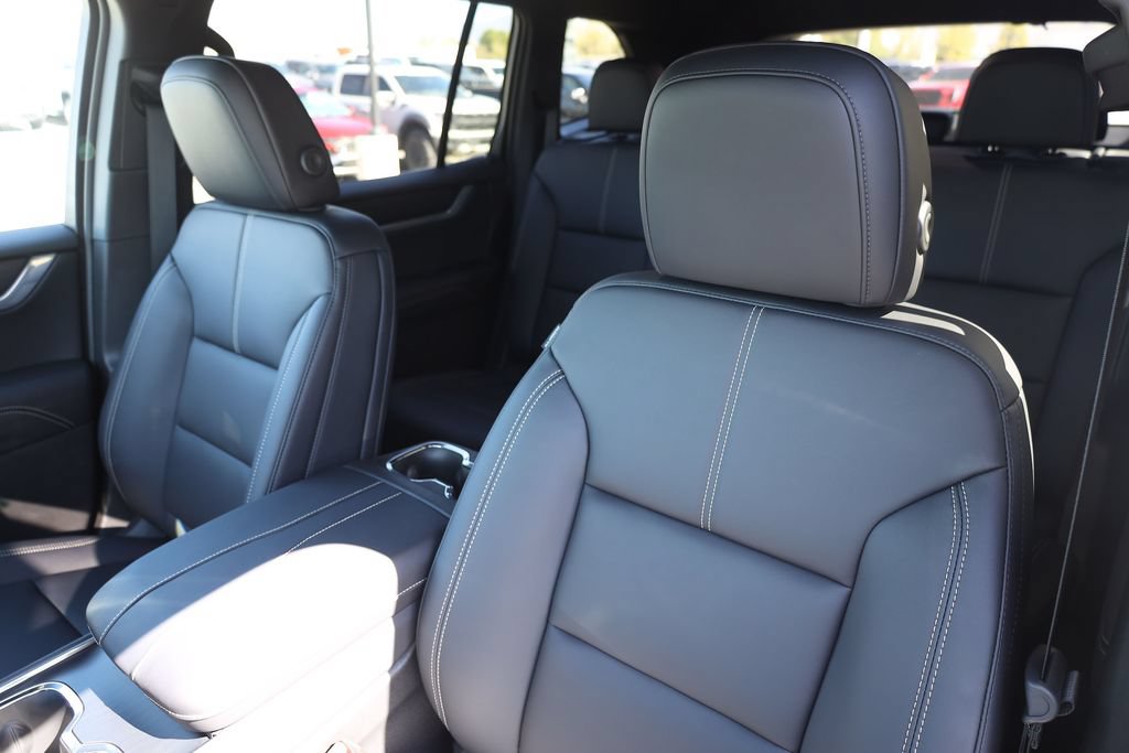 New 2027 GMC Acadia Elevation w/ Elevation Premium Package AWD/4WD image 16