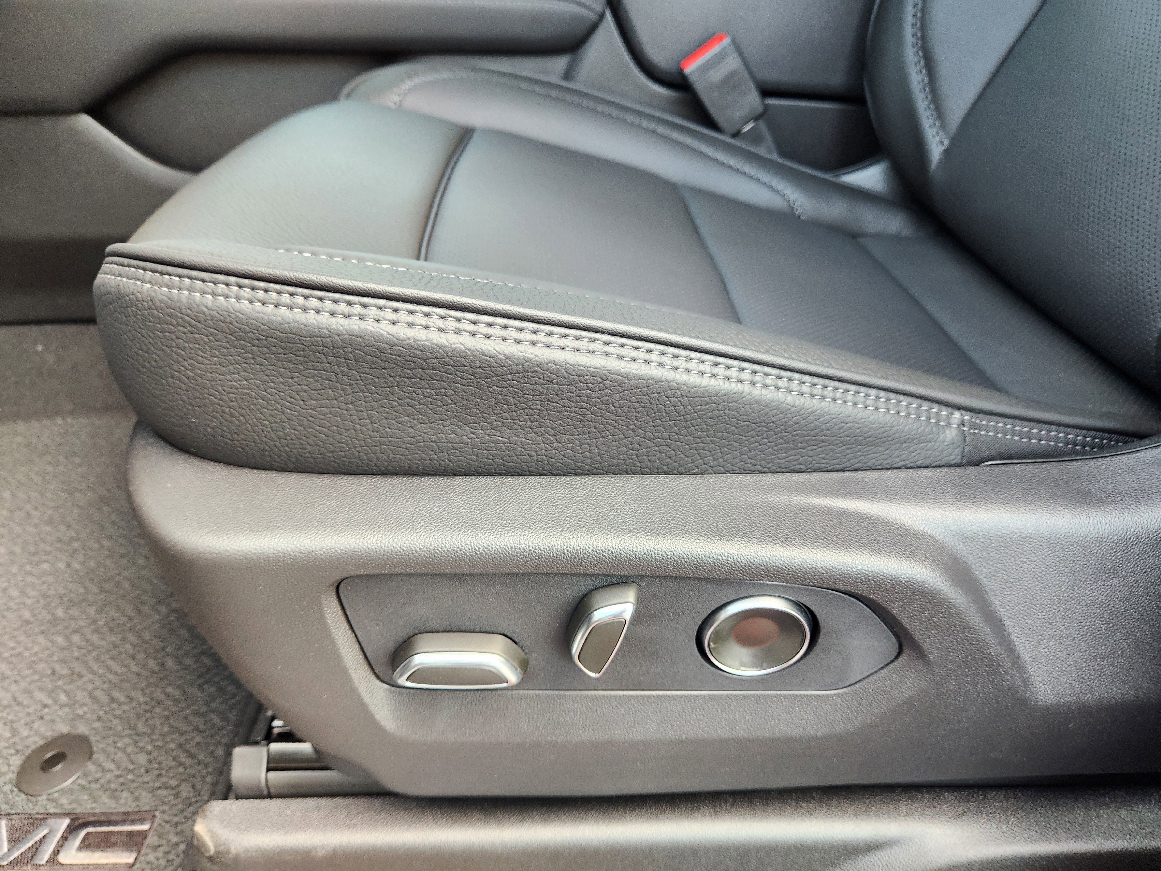 New 2026 GMC Yukon Denali w/ Denali Reserve Package image 19