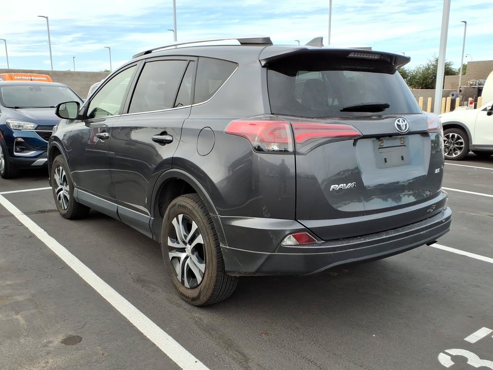 Used 2016 Toyota RAV4 LE FWD image 3