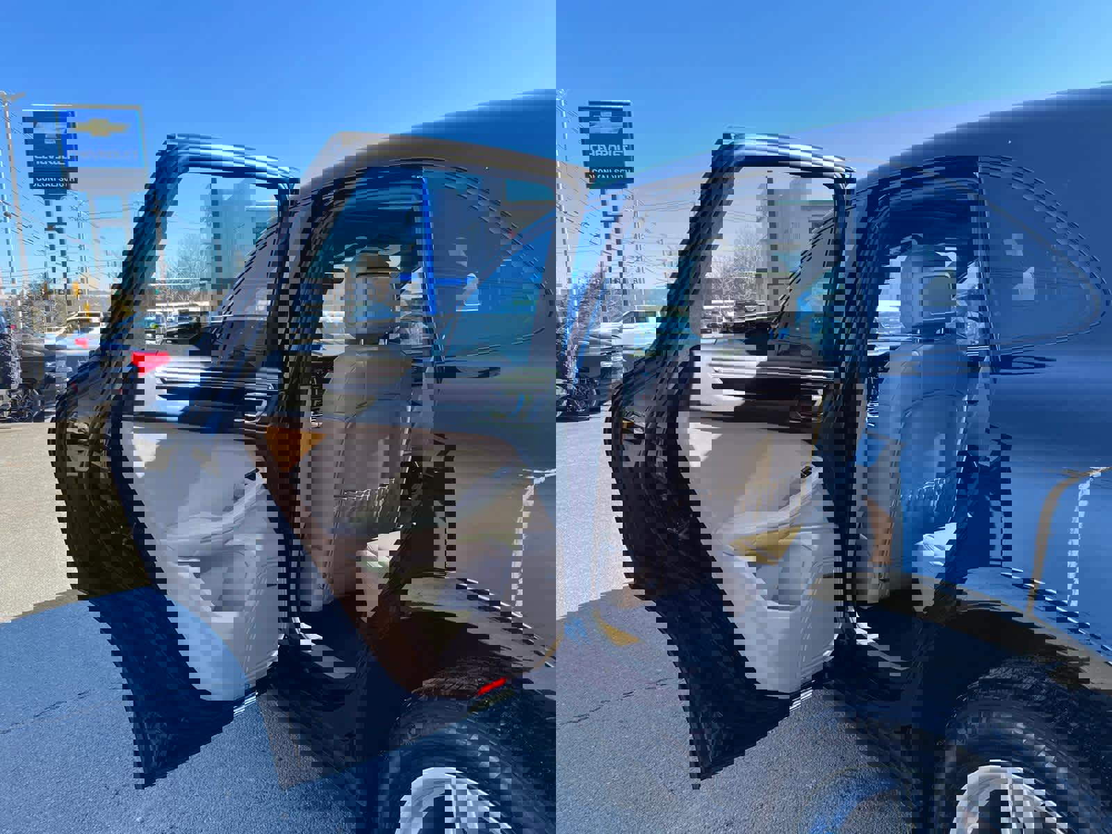 Used 2025 Porsche Macan image 35