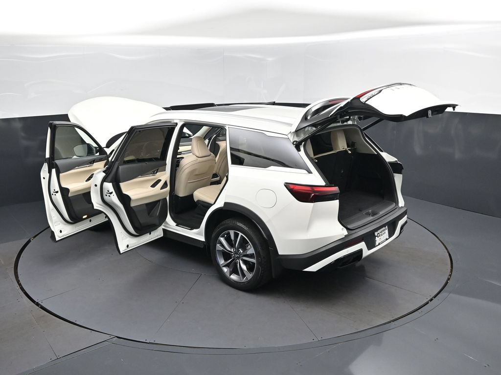 Used 2024 INFINITI QX60 Luxe FWD image 2