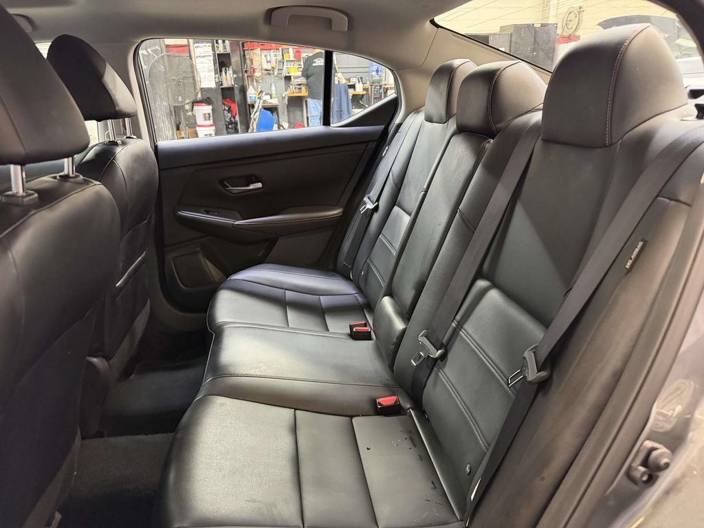 Used 2025 Nissan Sentra SR w/ SR Premium Package FWD image 18
