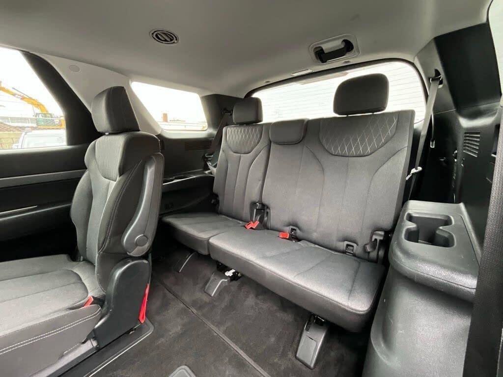 Used 2022 Hyundai Palisade SEL w/ Winter Package image 14