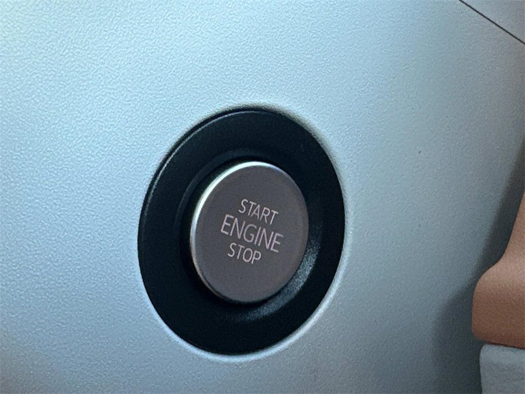 New 2025 Volkswagen ID. Buzz 1st Edition image 12