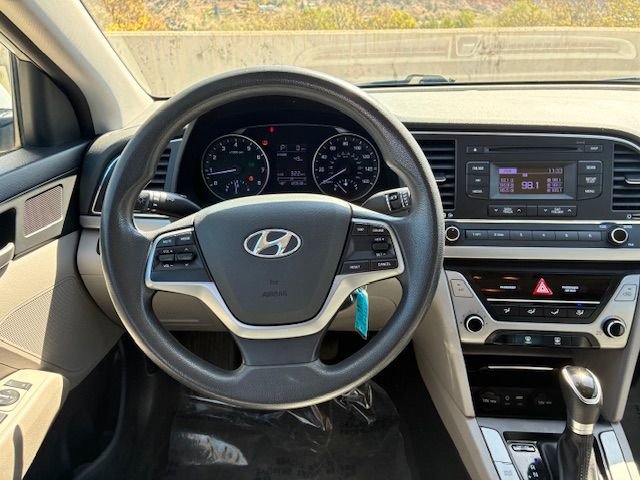 Used 2017 Hyundai Elantra SE image 13