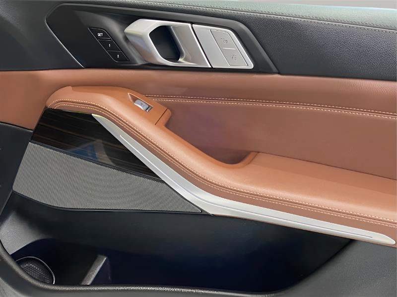 Used 2020 BMW X7 xDrive40i w/ Premium Package image 11