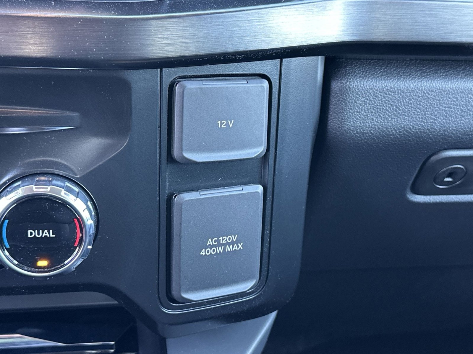 New 2026 Ford F250 Lariat w/ Black Appearance Package image 27