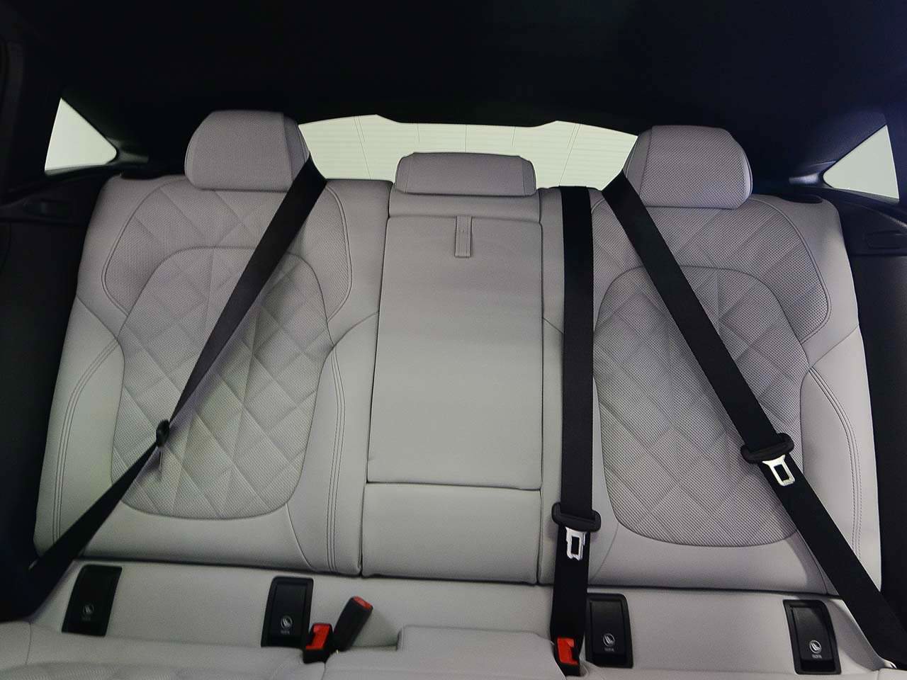 New 2027 BMW X6 M60i AWD/4WD image 8