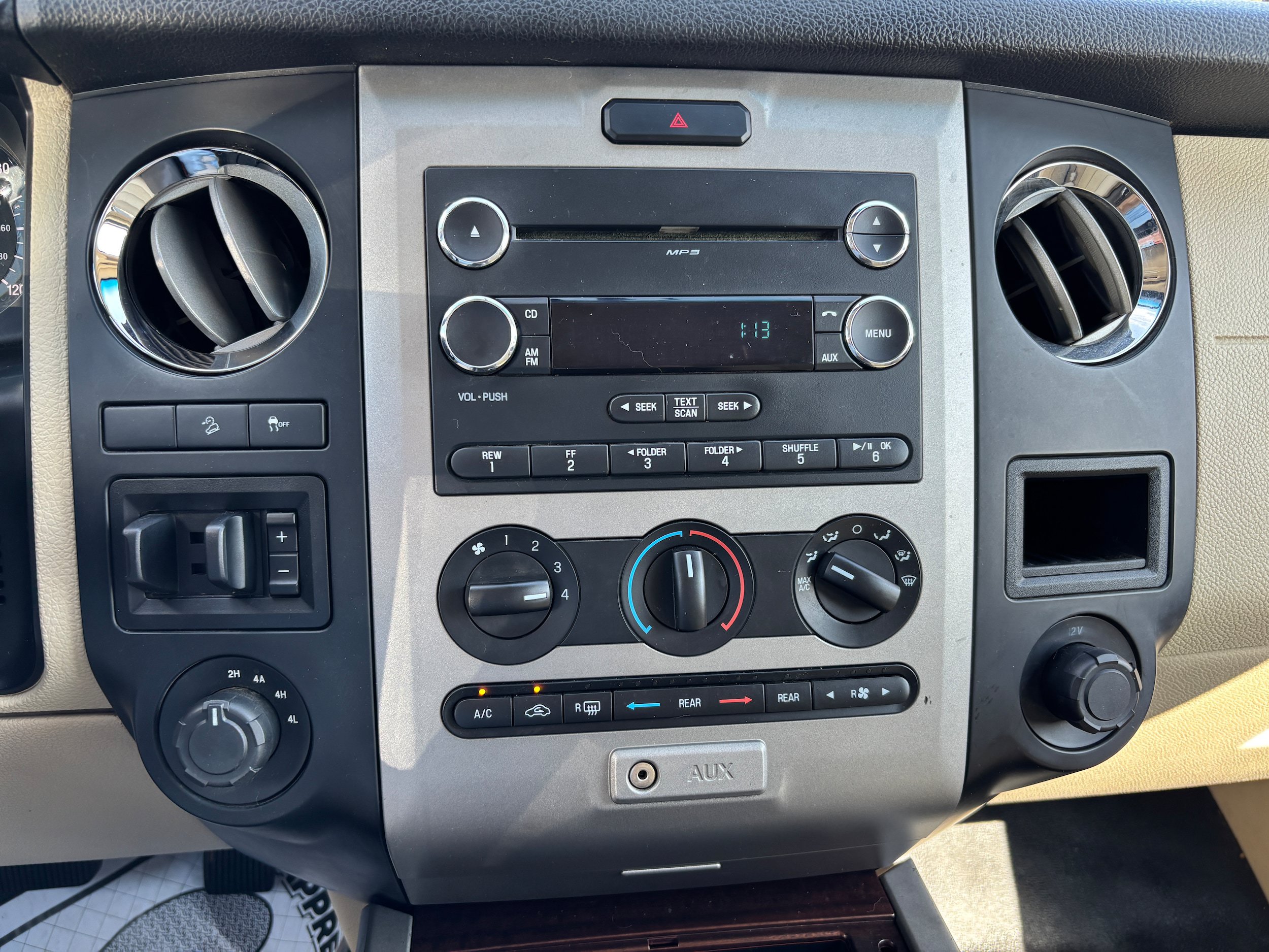 Used 2016 Ford Expedition XL AWD/4WD image 21