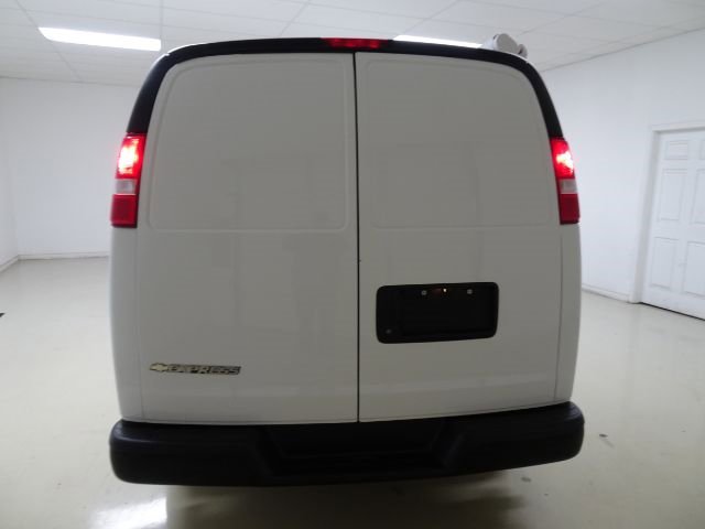 Used 2017 Chevrolet Express 2500 Extended image 5