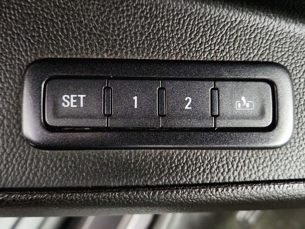 Used 2018 Chevrolet Tahoe Premier AWD/4WD image 27