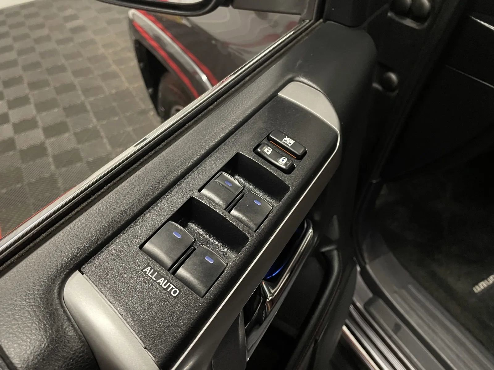 Used 2019 Toyota 4Runner Limited image 29