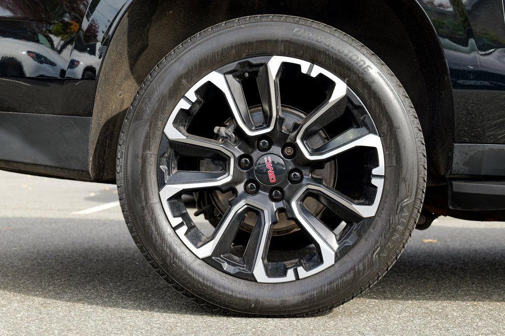 Used 2022 GMC Yukon XL Denali image 13